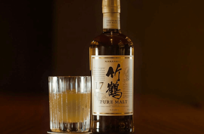 Nikka Taketsuru 17yo i szklanka